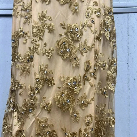 Women’s Gold Lace Beaded Formal Dress Size 9 - Picture 6 of 7